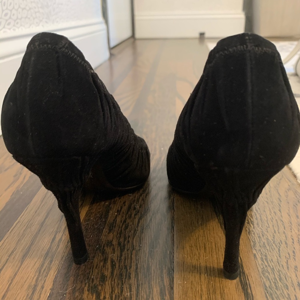 Moving sale!! Prada Pumps! New black suede  size 8 - Picture 3 of 8